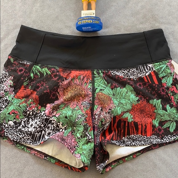 Lululemon Run times short II - Picture 2 of 4